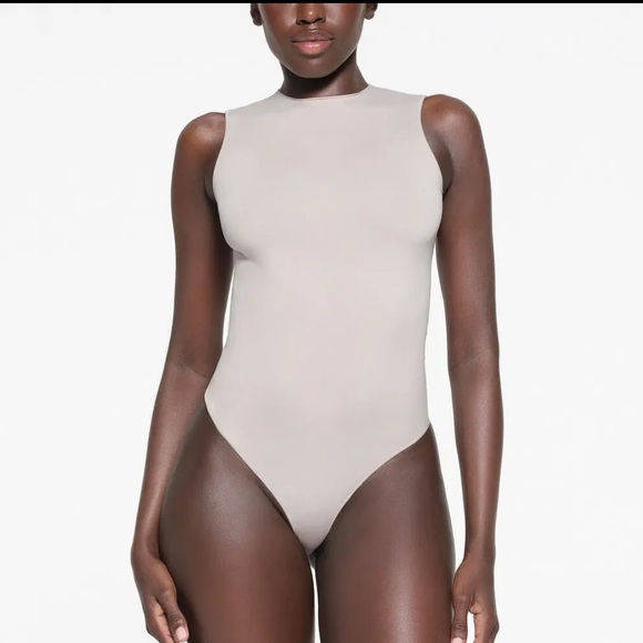 SKIMS Tops - SKIMS ESSENTIAL CREWNECK BODYSUIT 4X/5X